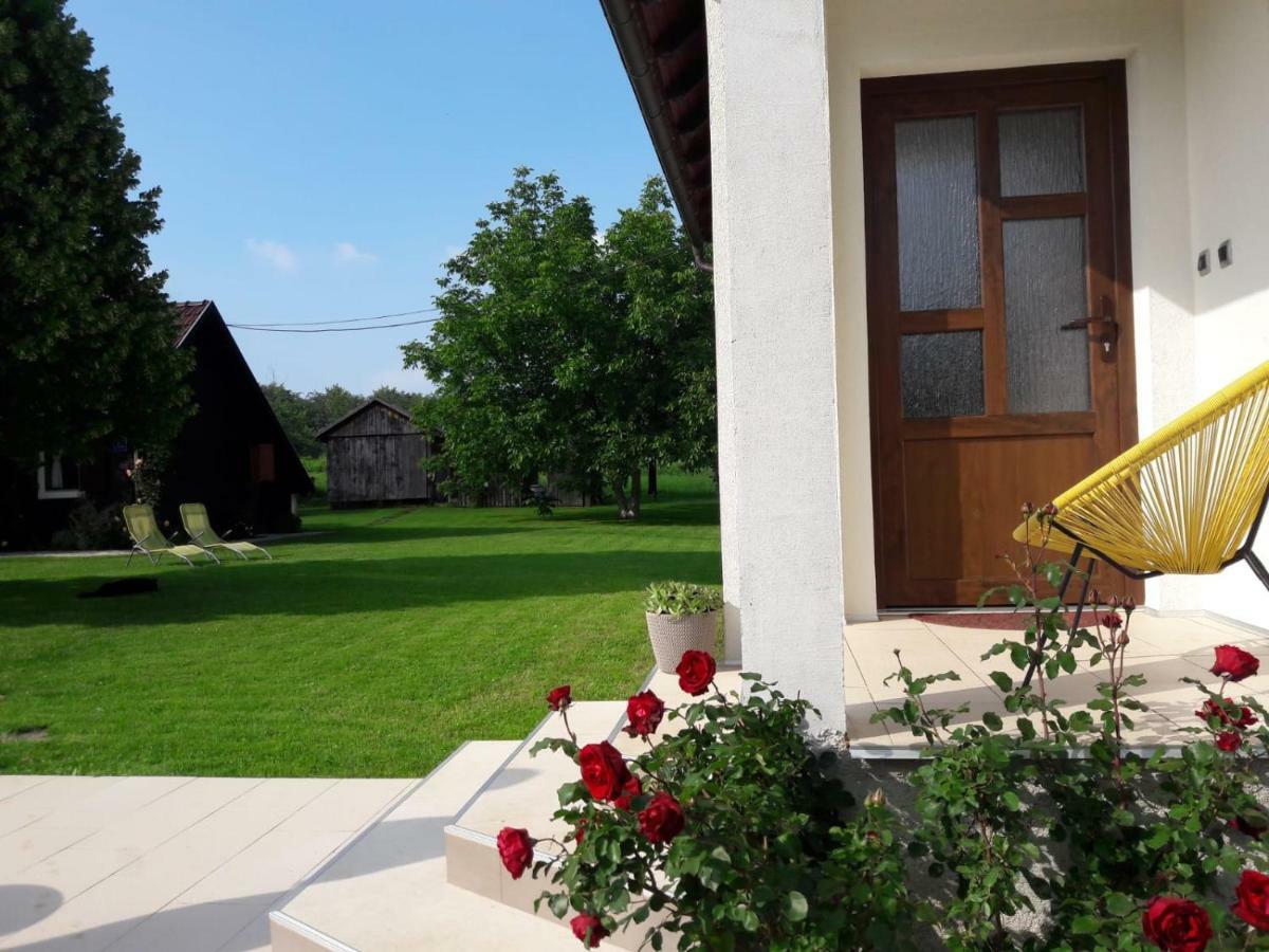 Apartment Golden Fields Smoljanac Εξωτερικό φωτογραφία