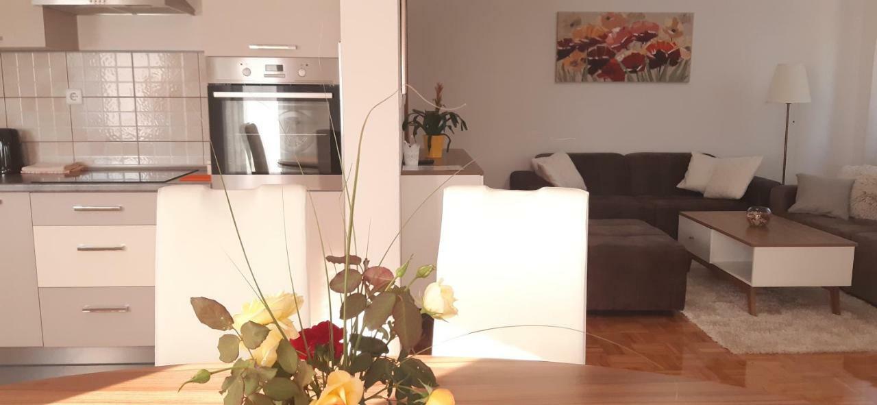 Apartment Golden Fields Smoljanac Εξωτερικό φωτογραφία